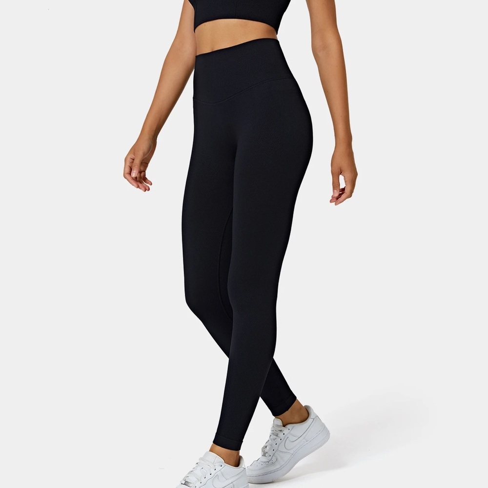 Halara Seamless Leggings, Size Small, Black, New With Tags